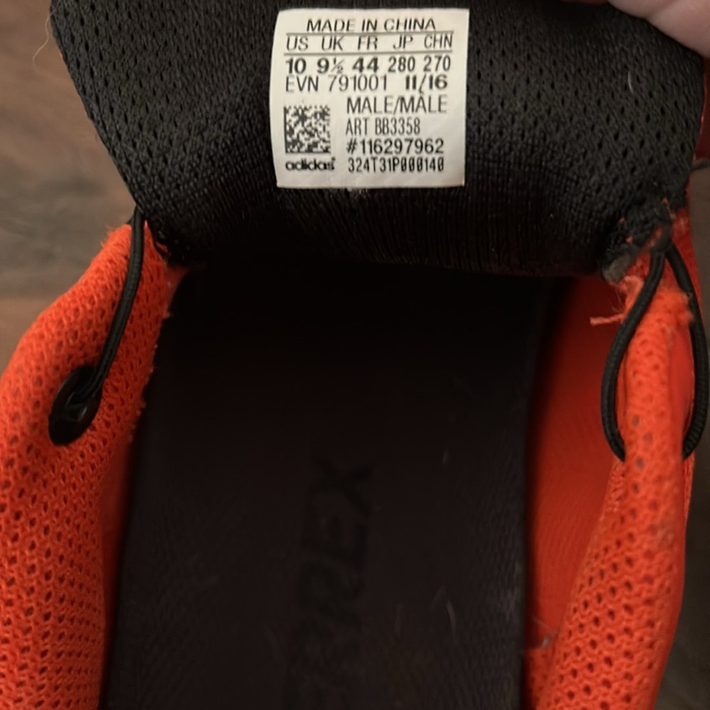 Mens adidas red sneakers - Picture 6 of 6